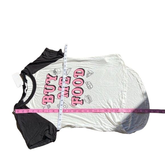 It Closet Juniors Womens Top Size Medium Black White Baseball Tee Buy Me Food - Picture 4 of 7